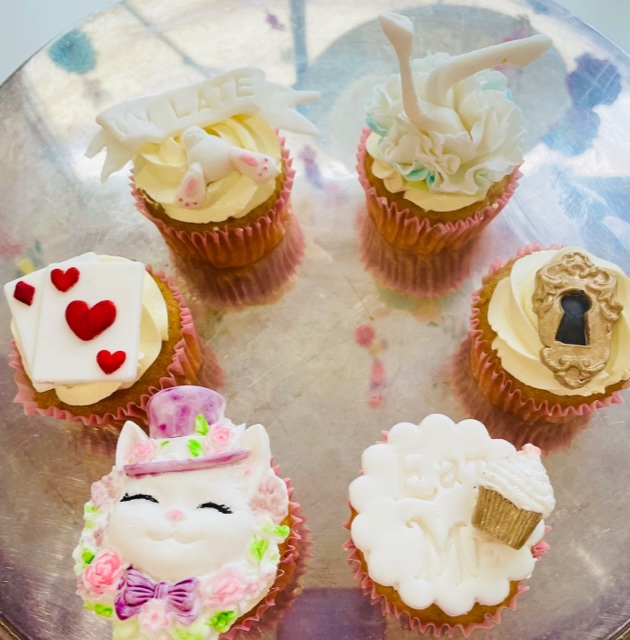 Alice in Wonderland Cupcakes Alice in Wonderland Cupcakes